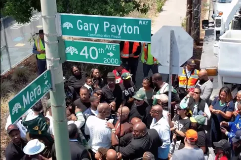 Oakland offre sa rue à Gary Payton