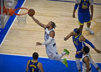 Quand Mike Brown cherchait la solution pour défendre sur Jalen Brunson
