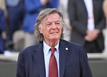 Roland Garros > Adriano Panatta, qui a remis la coupe à Zverev : "On appelait Sinner le robot, ce qui est horrible, mais ce qui lui est arrivé à Paris le rend plus sympathique et plus humain"