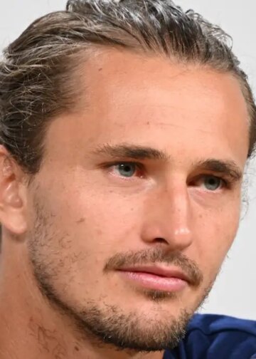 Roland Garros > Alexandre Zverev est à nouveau joueur : "A l'époque où j'avais du mal avec mon deuxième service. Je savais que mon service pouvait me lâcher à tout moment. Donc, effectivement, je me sens différent aujourd'hui"