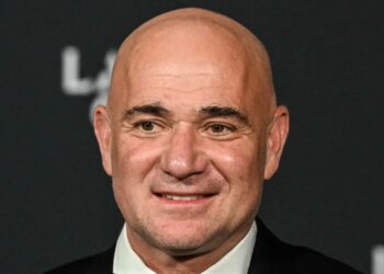 Roland Garros > André Agassi sans pitié au sujet de Sinner : "J'ai vraiment du mal à comprendre ce qui s'est passé. L'année dernière, il a été capable de jouer une finale de 5h30 et maintenant la chaleur l'a fait se heurter à un mur après 1h45"