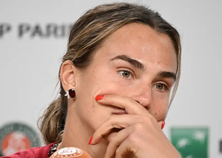 Roland Garros > Aryna Sabalenka, après avoir totalement sombré : "Je n'ai aucune pensée, aucune émotion. Là tout de suite, j'ai juste envie de quitter le tennis"