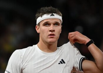 Roland Garros > Fabrice Santoro sur Mensik, impressionnant vainqueur de Fonseca : "Son discours d'après match en dit long sur sa motivation et son ambition. Je n'ai pas vu un joueur qui s'est dit : 'Super, je suis en demi-finales'. Il veut aller beaucoup plus loin"