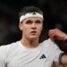 Roland Garros > Fabrice Santoro sur Mensik, impressionnant vainqueur de Fonseca : "Son discours d'après match en dit long sur sa motivation et son ambition. Je n'ai pas vu un joueur qui s'est dit : 'Super, je suis en demi-finales'. Il veut aller beaucoup plus loin"