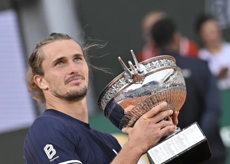 Roland Garros > L'avertissement de Lucas Pouille après le sacre de Zverev : "S'il veut gagner d'autres Grands Chelems et battre Alcaraz et Sinner, il ne pourra pas se permettre de faire ce qu'il a fait aujourd'hui et depuis le début de la quinzaine"