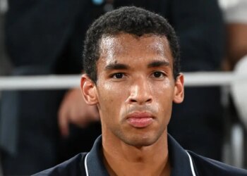 Roland Garros > L'aveu d'Auger-Aliassime après sa défaite en quarts de finale : "Je suis un peu détruit. J’ai l’impression de ne pas être le joueur que je voudrais être"