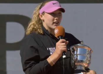 Roland Garros > L'aveu de Mirra Andreeva après son sacre : "Je suis la seule à savoir à quel point j'étais nerveuse ces dernières semaines. J'ai combattu tant de démons en moi"