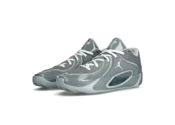 Un coloris « Cool Grey » pour la JT 4