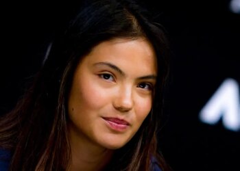 WTA > Kim Clijsters sur Emma Raducanu : "J’ai vu des photos qui montrent qu’elle a aussi un nouveau petit ami. Et le simple fait d’être heureuse en dehors du court permet de mieux jouer sur le court, je l’ai toujours dit"