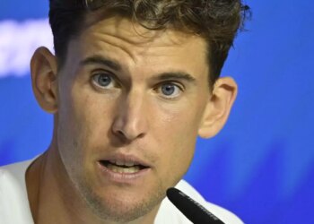 ATP > Alexander Bublik, qui semble viser Dominic Thiem : "Il y a des joueurs qui ont arrêté après une victoire en Grand Chelem, parce que ce titre ne les rendait apparemment pas si heureux que ça. Ce n’est pas sain de se montrer de mauvaise humeur envers son entourage à cause de son obsession"