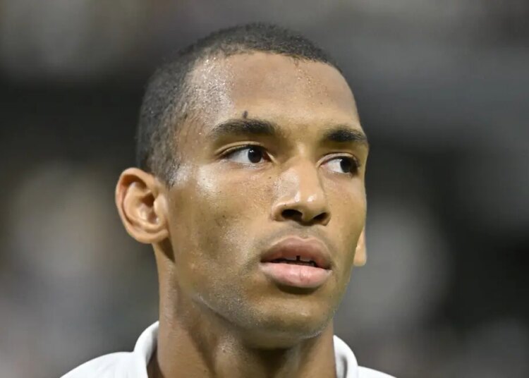 ATP > L'énorme annonce d'Auger-Aliassime, trois jours après sa défaite contre Djokovic : "Après 10 ans, il a été récemment décidé que Wimbledon serait mon dernier tournoi avec Frédéric Fontang à mes côtés en tant qu’entraîneur"