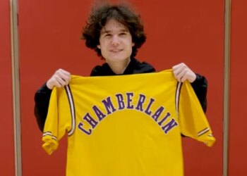 Achetée 3 dollars, une veste de Wilt Chamberlain rapporte gros à un jeune chineur