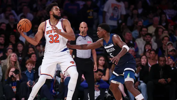 Anthony Edwards, conseiller spécial de Karl-Anthony Towns pendant les Finals