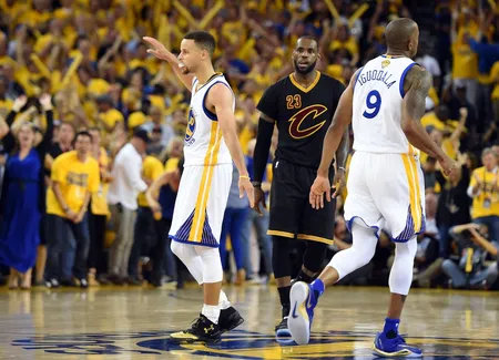 Après Kevin Durant, Stephen Curry peut-il attirer LeBron James aux Warriors ?