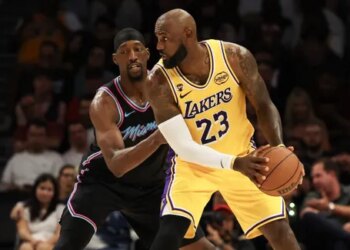 Bam Adebayo prêt à « botter les fesses » de son compère LeBron James