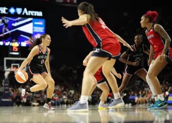 Carla Leite mène le Fire à une large victoire face aux Mystics