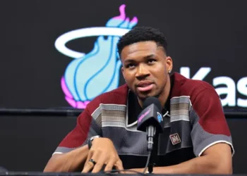 En quittant Milwaukee, Giannis Antetokounmpo choisit l’inconfort