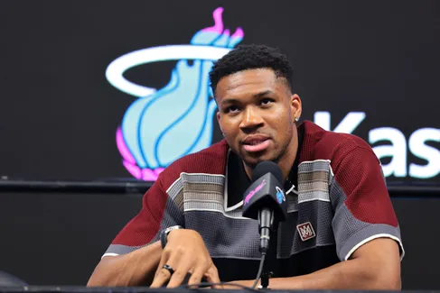 En quittant Milwaukee, Giannis Antetokounmpo choisit l’inconfort