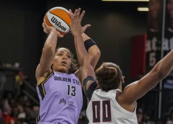 Gabby Williams, Janelle Salaün et les Valkyries hantent le Dream !