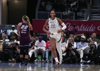 Jackie Young et A’ja Wilson écrasent un Tempo diminué