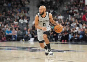Jordan McLaughlin rempile à San Antonio