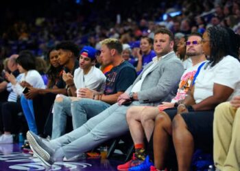 Josh Bartelstein, l’homme de confiance de Mat Ishbia, va prolonger à Phoenix