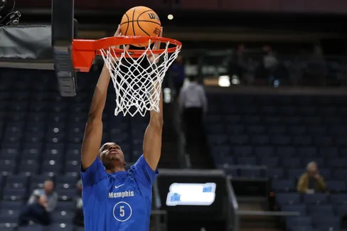 Kaodirichi Akobundu-Ehiogu, la machine volante des Mavericks à Las Vegas