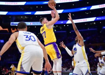 Kevon Looney bien content de ne plus défendre sur Luka Doncic