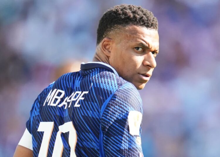 Kylian Mbappé se paie les Paraguayens !