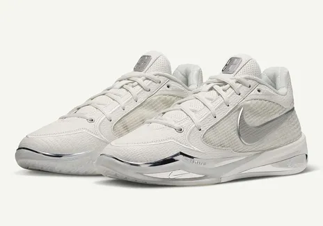 La Nike Sabrina 4 aura son coloris « White Label »