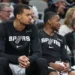 Les Spurs croient en De’Aaron Fox… mais préparent déjà la suite