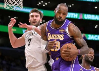 Luke Kornet parodie les rumeurs sur LeBron James avec un message vocal « fuité »