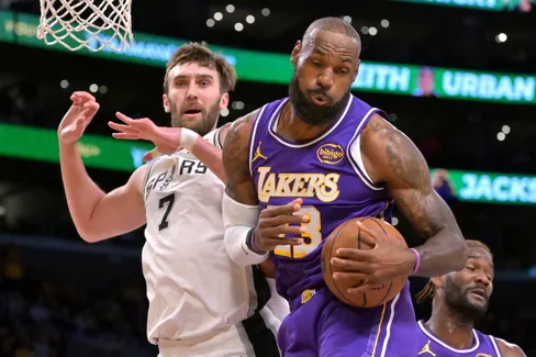 Luke Kornet parodie les rumeurs sur LeBron James avec un message vocal « fuité »