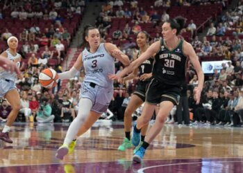 Marina Mabrey (30 points) résiste au retour du duo Ionescu-Stewart