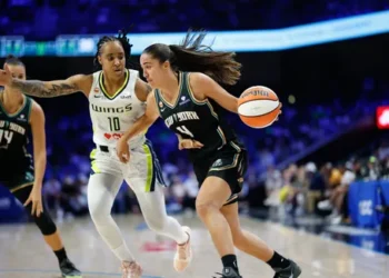 Marine Fauthoux et Sabrina Ionescu arrachent la victoire à Dallas !
