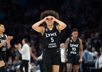 Olivia Miles bat son record grâce au « pouvoir de l’amitié »