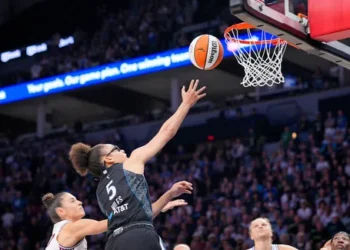 Olivia Miles fait le show face au Tempo