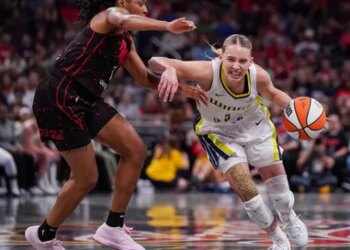 Paige Bueckers et Kelsey Mitchell, joueuses de la semaine