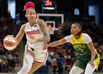 Shakira Austin finit fort face à Seattle