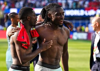Visite surprise dans le vestiaire des Bleus après France-Maroc