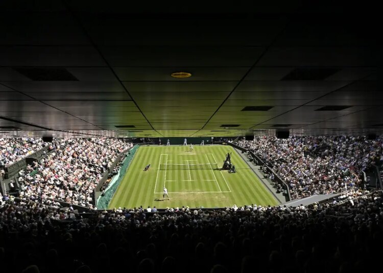 Wimbledon > "Il faut que quelque chose change dans la programmation de Wimbledon. Le match Djokovic-Tsitsipas devrait débuter vers 20h, et Sinner s'est imposé en trois sets", lâche José Morgado