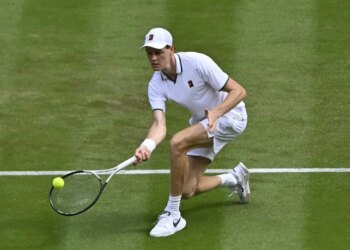Wimbledon > Jannik Sinner, encore bousculé au 2e tour : "C'est là qu’il a eu un peu de mal et qu’il a hésité"