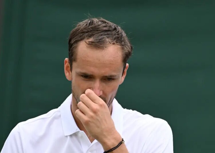 Wimbledon > Rien ne va plus pour Daniil Medvedev : "Sa défaite aujourd’hui est aussi douloureuse qu’inexplicable"