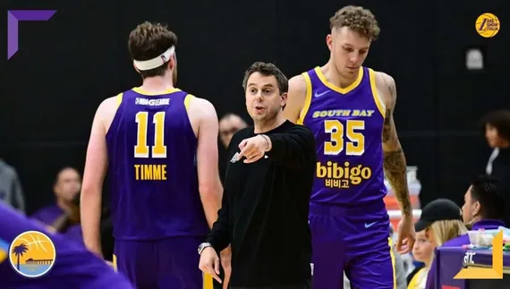 Zach Guthrie passe de South Bay au banc des Lakers