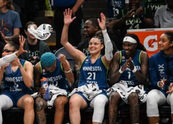43 points avec un record WNBA à 3-points !