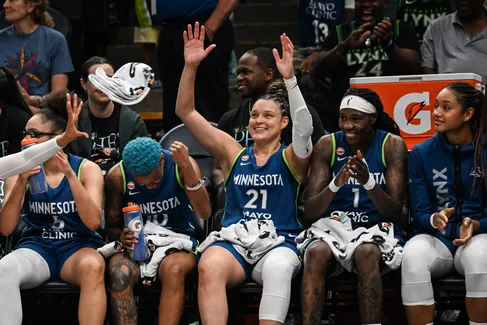 43 points avec un record WNBA à 3-points !