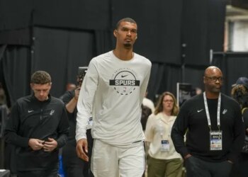 À Nanterre avec Victor Wembanyama, les Spurs cultivent leur lien historique avec la France