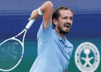 ATP > Patrick Mouratoglou : "Demandez à des entraîneurs de tennis si Daniil Medvedev a une technique propre et ils vous répondront tous la même chose"