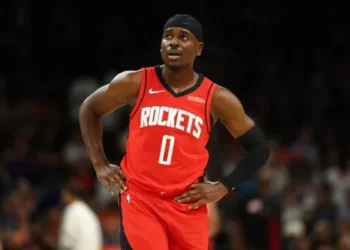 Aaron Holiday s’envole pour l’Italie