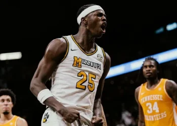 Après la Summer League, Mark Mitchell retourne en NCAA… grâce à la justice